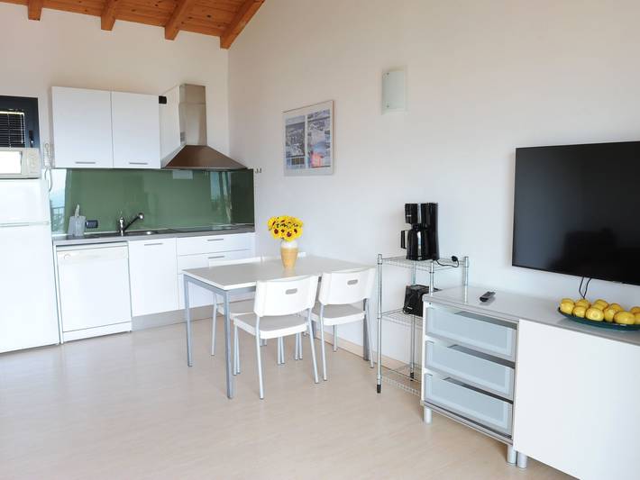 Ferienwohnung für 4 Personen, mit Balkon und Terrasse sowie Garten und Pool in Malcesine - 2
