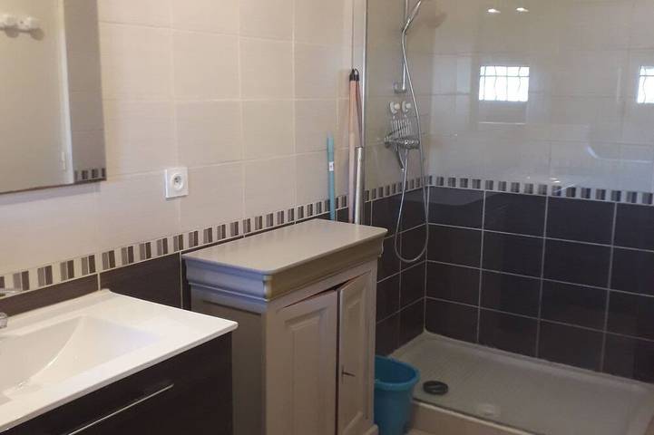 Gîte pour 5 personnes, avec terrasse à Le Thor - 3