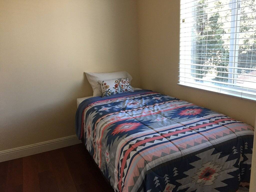 Bed And Breakfasts for 6 Guests in Azusa, Southern California