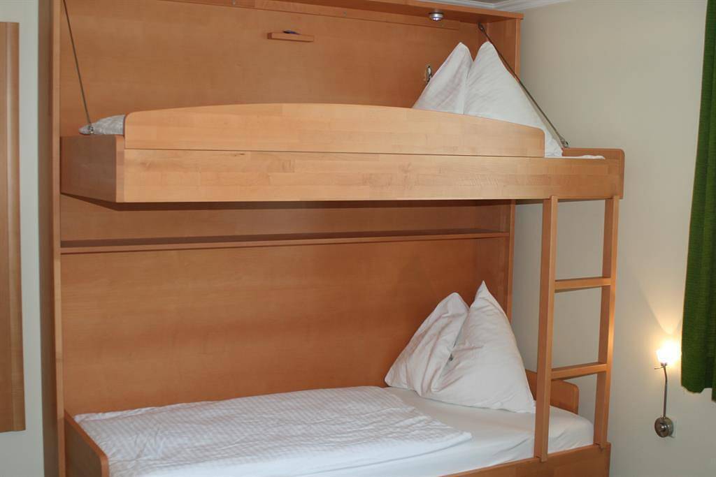 Vierbettzimmer, Dusche, Wc in Salzburg, Bundesland Salzburg