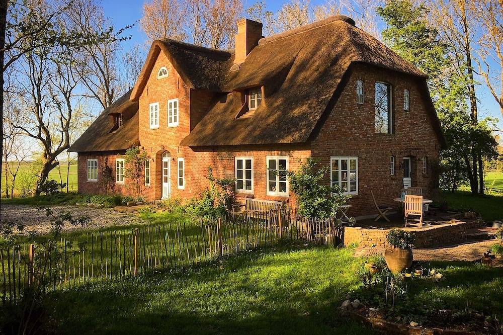 Stilvoll & gemütlich unter Strohdach mit parkähnlichem Garten (Apartment) in Oldenswort, Eiderstedt
