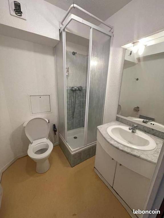 Appartement de vacances entier, Quadruple Room in Issy-les-Moulineaux, Hauts-de-Seine