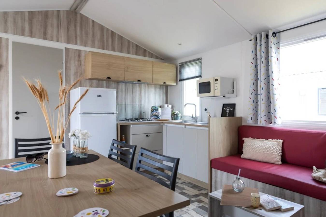 Zecamping 4* animé 1km plage piscine couverte mobil-home Tv 30m2 in Saint-Hilaire-de-Riez, Vendée