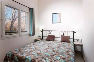 Villa With Pool for 4 People in L'Isle-sur-la-Sorgue, Provence, Photo 1