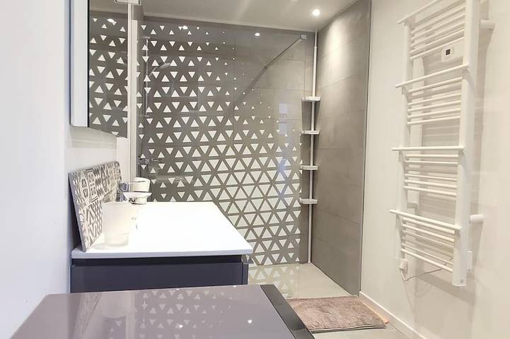 Location de vacances pour 4 personnes, avec sauna et jacuzzi ainsi que terrasse et jardin à Comps-la-Grand-Ville - 3