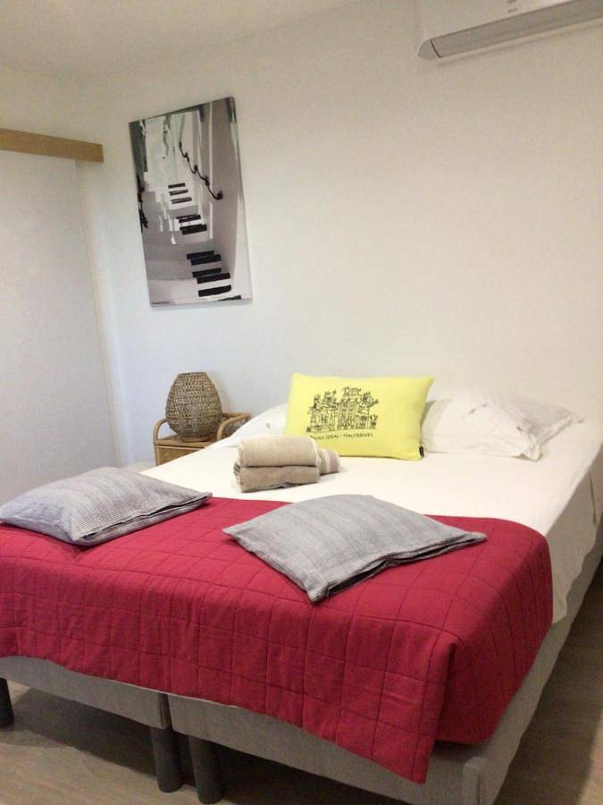 Location de vacances pour 2 personnes, avec jardin et vue, adapté aux familles à Châteauneuf-de-Galaure - 4