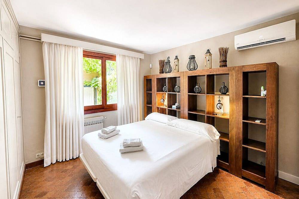 Homeholidaysrentals Acuarela - Costa Barcelona in Urbanizacion Montcabrer, Cabrils