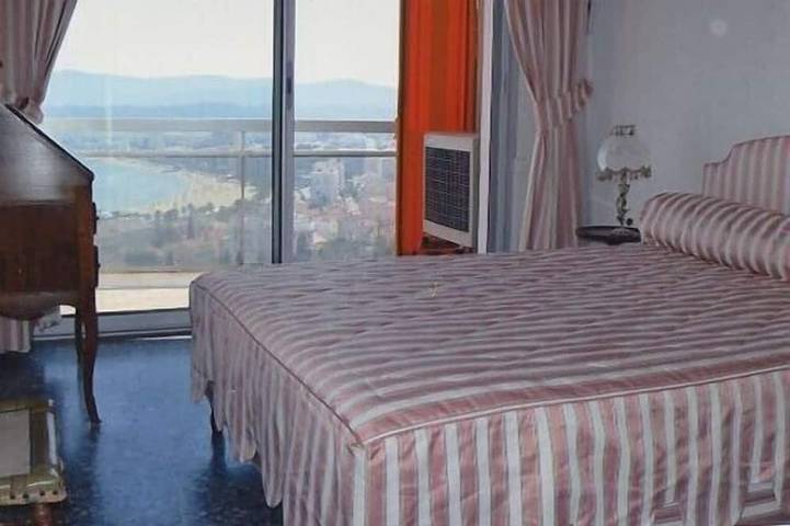 Entire apartment, 2 pieces: exceptional view of the sea and the islands of gold in Le Lavandou, Parc national Port-Cros