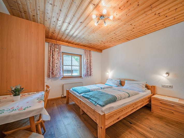 Ferienwohnung für 12 Personen, mit Balkon und Terrasse sowie Garten und Pool in Neukirchen am Großvenediger - 2