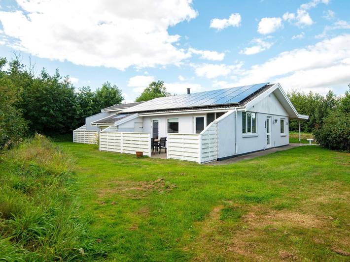 Ferienhaus für 8 Personen, mit Whirlpool und Terrasse sowie Garten und Pool