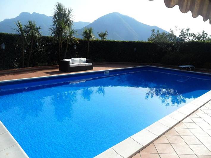 Appartamento per 4 persone, con piscina e giardino nonché panorama, con animali domestici in Cava dei Tirreni