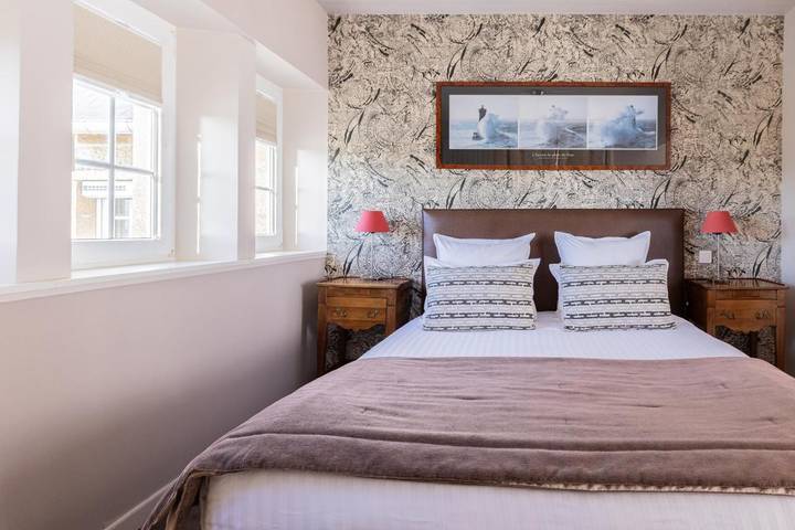 Hôtel pour 3 personnes, avec terrasse et vue dans Pointe du Grouin - 2