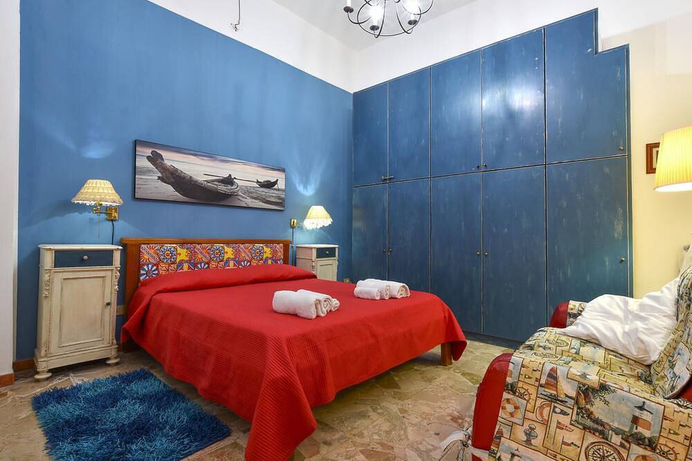 2 bedroom stunning home in Capaci in Capaci, Provincia de Palermo