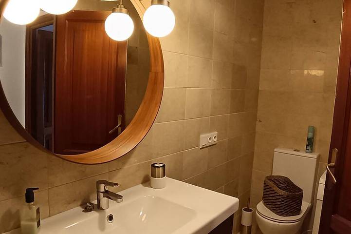 Geräumiges 225 m² Familienhaus für 8 Personen mit Pool (3 Bäder) in Bornos, Pueblos Blancos