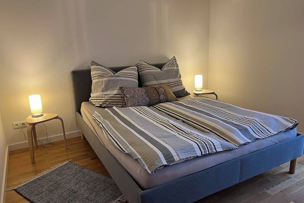 Ganze Wohnung, Citynahe Ferienwohnung am Park mit Pkw- und Fahrräder-Stellplatz in Schwerin, Schweriner See