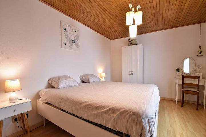 Location de vacances pour 8 personnes, avec jacuzzi et terrasse ainsi que jardin et piscine à Ohey - 2