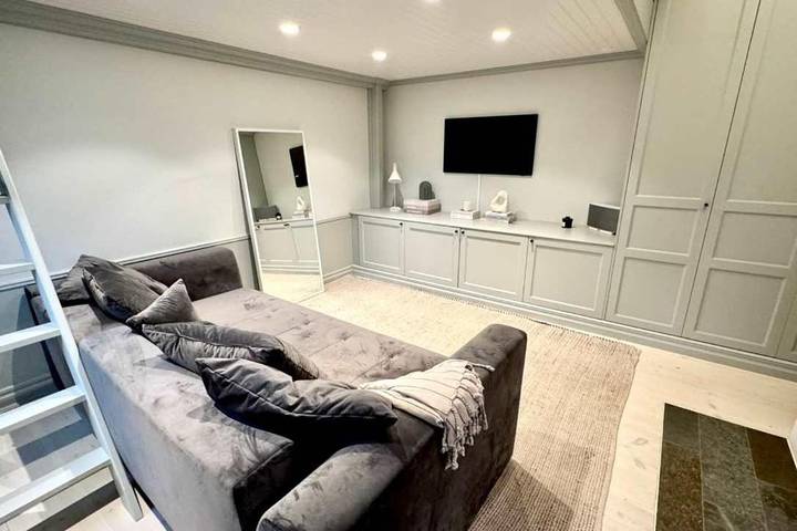 Hus för 4 Personer, med trädgård i Danderyd