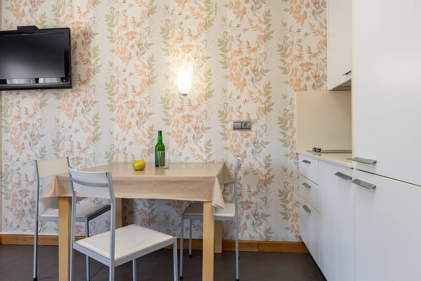 Entire apartment, Apartment '3ºb Apartamento 2 Adultos' with Balcony and Wi-Fi in Cangas de Onís, Asturias Province