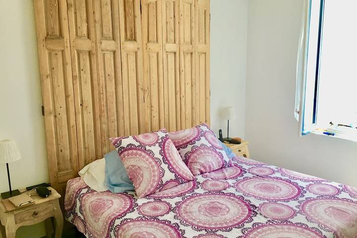 Ganze Wohnung, Sonniges, elegantes, geräumiges Apartment mit 2 Schlafzimmern im Herzen von Pezenas in Pézenas, Mittelmeerküste (Frankreich)