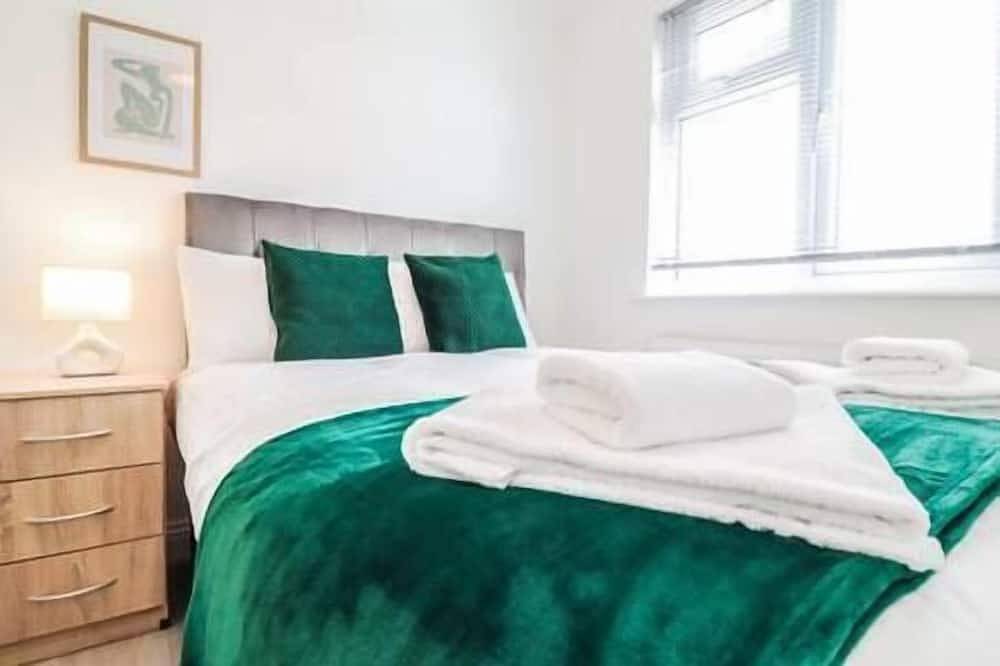 Beautiful Brand New House in Luton, Chiltern Hills