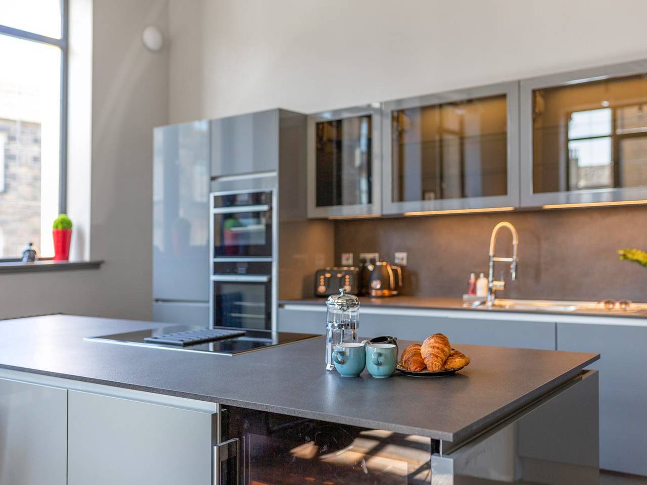 Entire apartment, New York Style Loft Apartment in Leith, Edinburgh