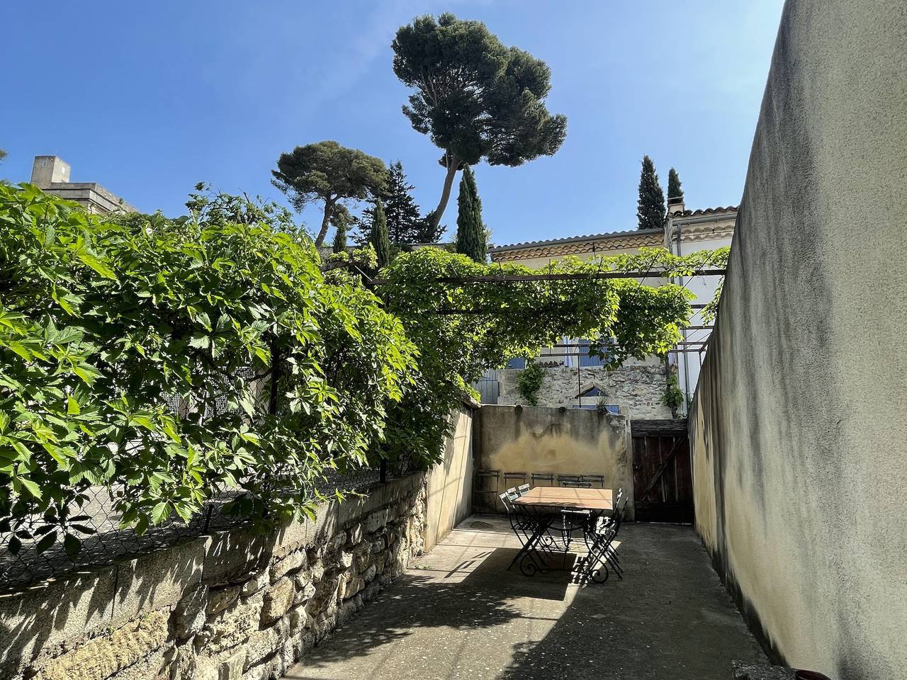 Casa auténtica en Montfrin con terraza, aire acondicionado in Montfrin, Region de Nimes