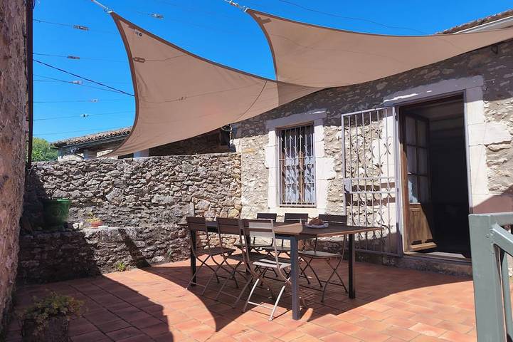 Maison de campagne pour 7 personnes, avec jardin à Goudargues
