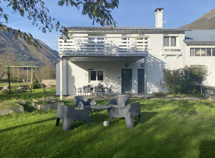 Gîte pour 5 personnes, avec terrasse dans vallée d'Aspe - 2