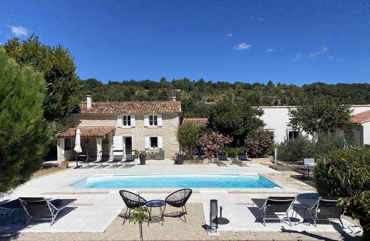 Chambre d’hôte pour 2 personnes, avec Terrasse et Jacuzzi ainsi que Jardin et Piscine