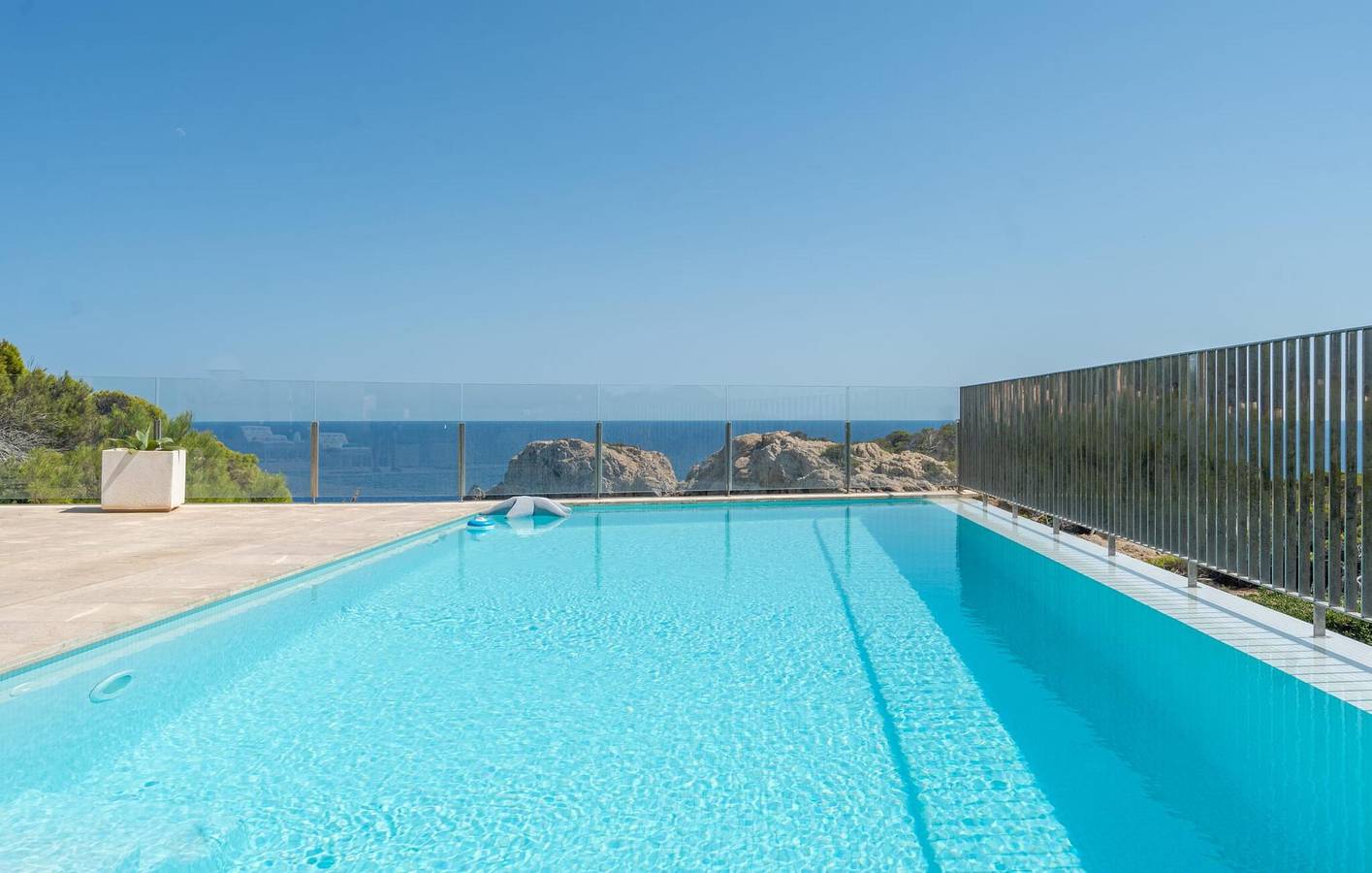 Apartment mit Meerblick, Terrasse, Pool und Grill - 500m zum Strand in Cala Ratjada, Capdepera