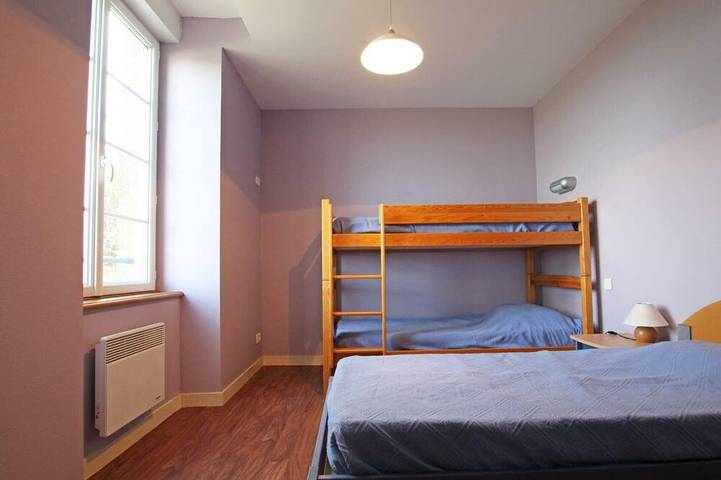 Gîte pour 14 personnes, avec jardin à Isigny-le-Buat - 2