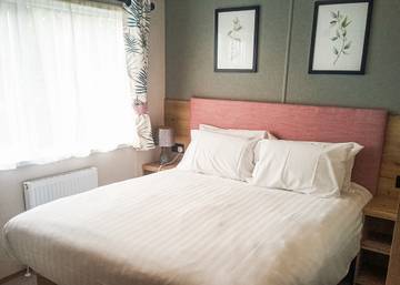 Glamping for 8 People in Clarach Bay, Ceredigion, Photo 3