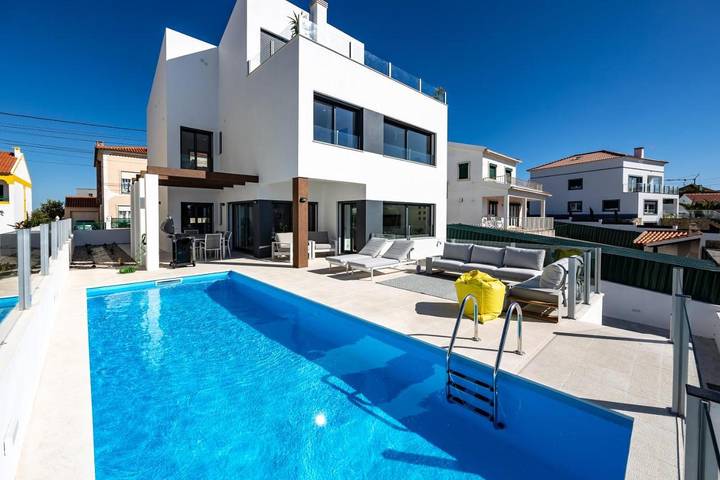 Casa de vacaciones para 10 personas, con vistas además de jardín y piscina en Lourinhã