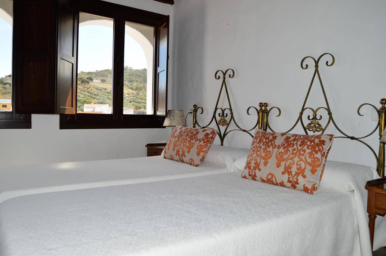 Apartamentos Turísticos - Hostal Los Alisos in Cáceres, Provincia de Cáceres