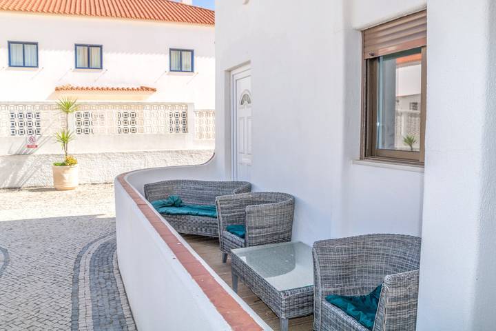 Apartamento inteiro, #035 2Br Oura Village | Pool & Prime Location in Praia da Oura, Albufeira e Olhos de Água