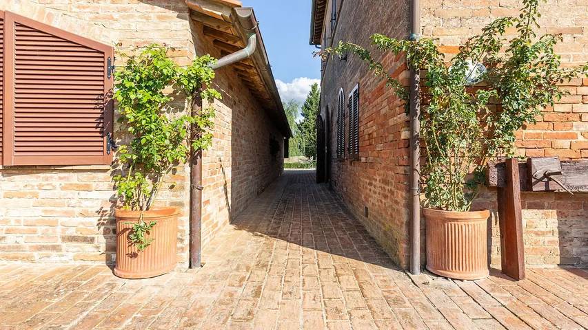 Casa vacanza per 3 persone, con giardino e piscina, con animali domestici a Buonconvento
