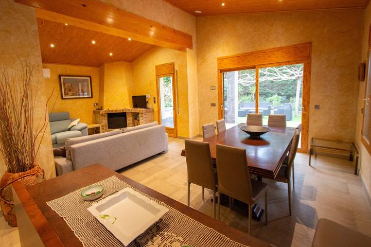 Location de vacances pour 9 personnes, avec jardin à Sils - 2