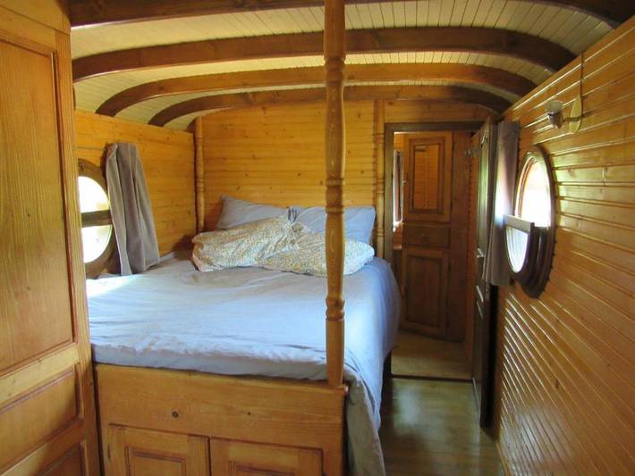 Gîte pour 2 personnes, avec jardin et piscine ainsi que terrasse et vue à Issirac - 3