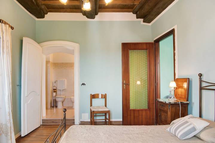 Appartamento intero, Appartamento 'La Rocca di Efisio - Dolcetto' con terrazza privata, Wi-Fi e aria condizionata in Costigliole d'Asti, Langhe