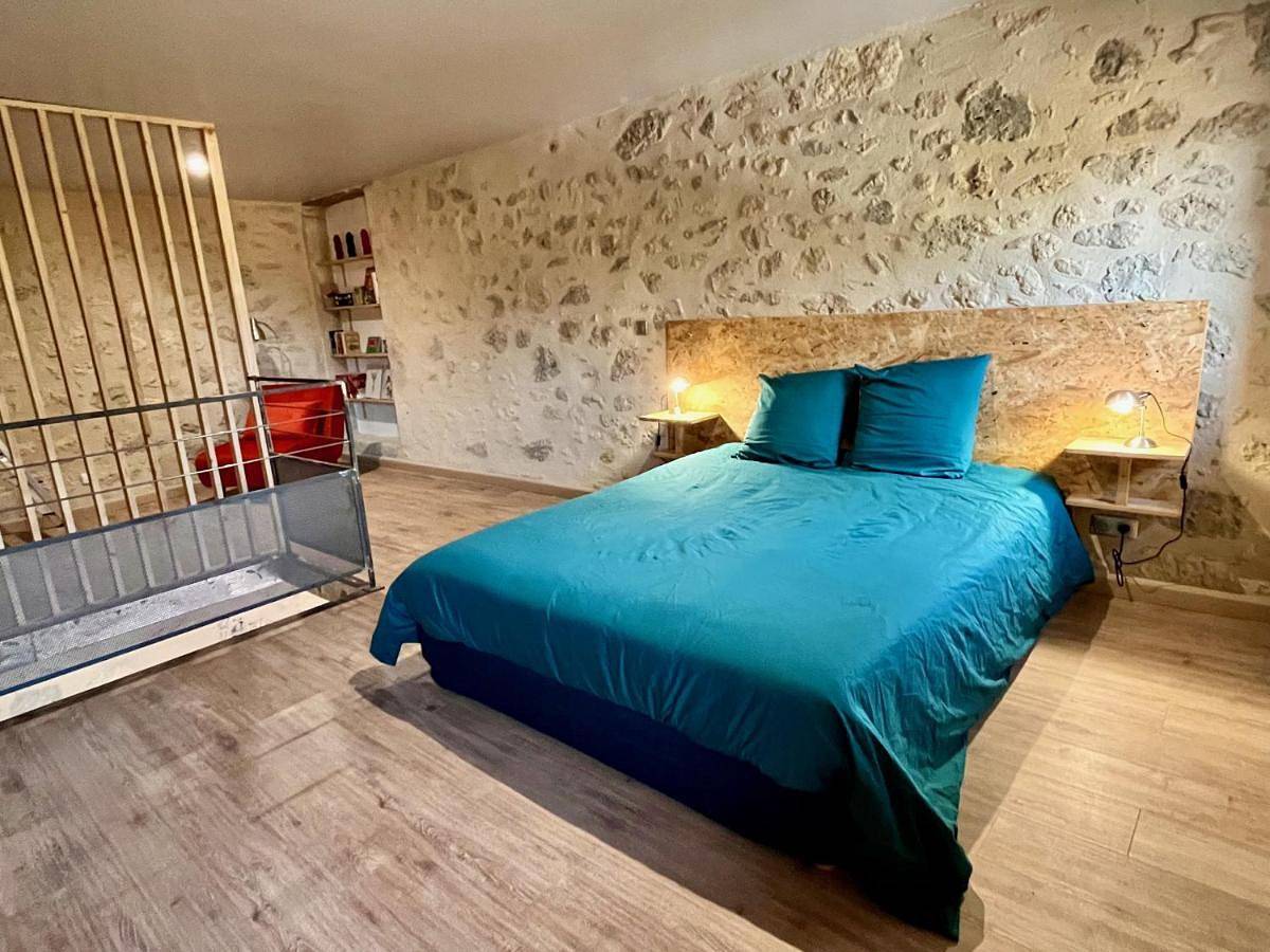 Deluxe Double Room (2 Adults + 1 Child) in Espiens, Région de Nérac