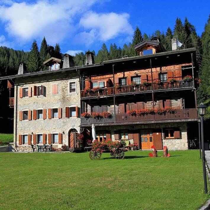 Appartamento per 5 persone, con Balcone e Terrazza nonché Giardino e Vista lago a Sauris