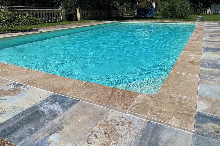 Gîte pour 2 personnes, avec terrasse et jacuzzi ainsi que jardin et piscine à Cusset - 4