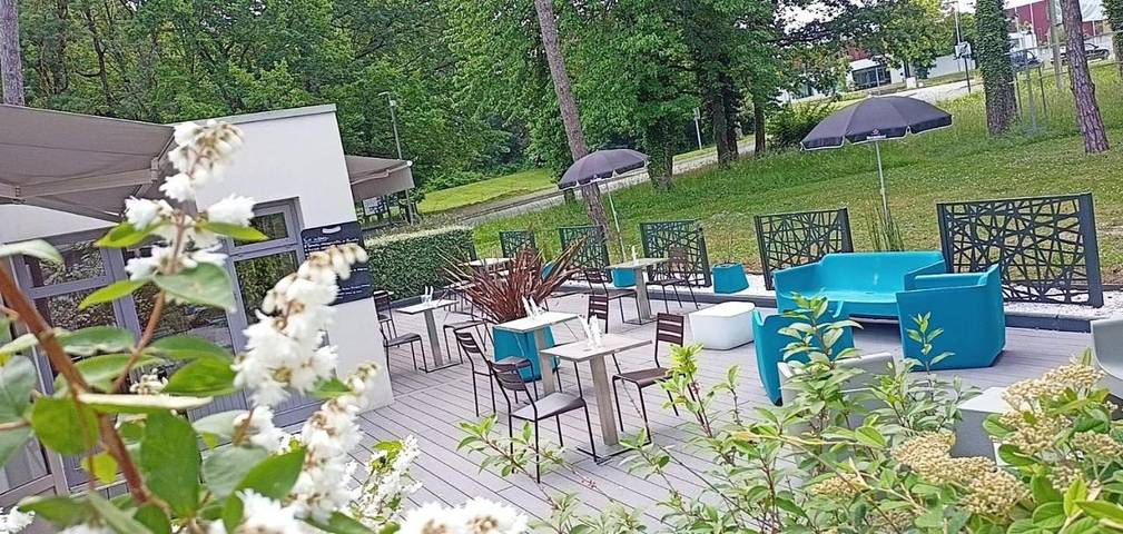 Hôtel pour 2 personnes, avec terrasse, animaux acceptés à Joué-lès-Tours - 2