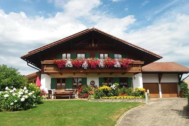 Ferienwohnung für 4 Personen, mit Garten und Balkon