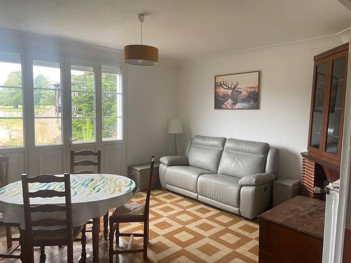 Location de vacances pour 7 personnes, avec balcon, animaux acceptés à Dhuizon