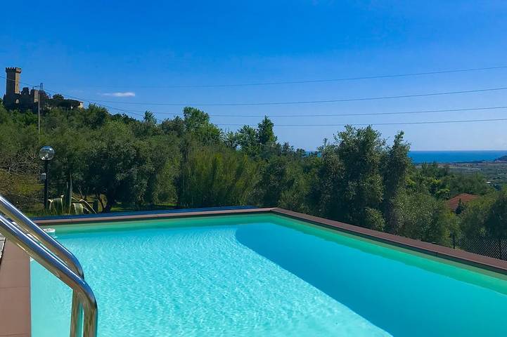 Ferienhaus für 5 Personen, mit Terrasse und Garten in Castelnuovo Magra