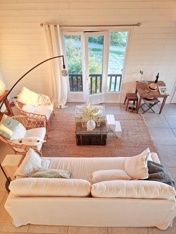 Location de vacances pour 6 personnes, avec vue et terrasse ainsi que jardin et piscine, animaux acceptés à Saint-Étienne-de-Villeréal - 4