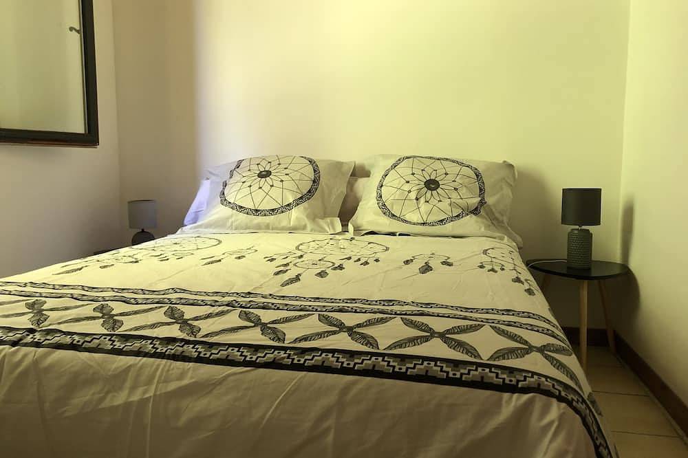 Gite Indépendant - Terrasse privée - Piscine partagée in Simeyrols, Périgord Noir