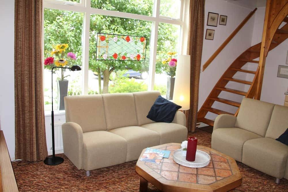 Stilvolle Wohnung mit Garten in einem ehemaligen Bauernhaus in De Waal in De Waal, Westfriesische Inseln