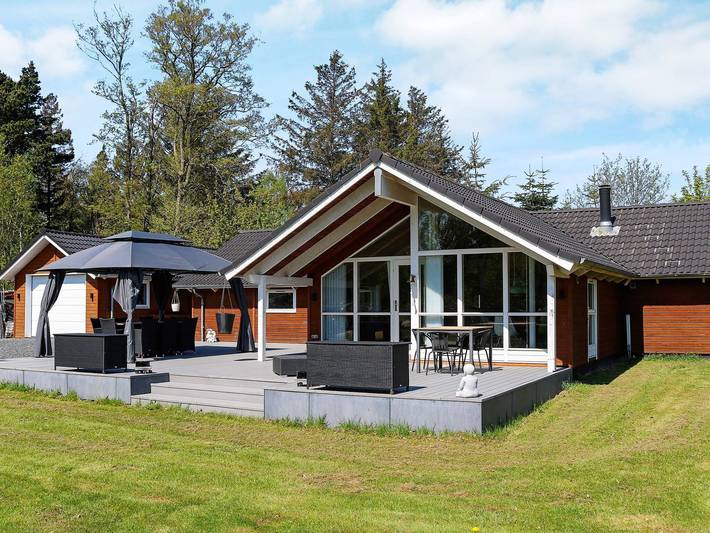 Ferienhaus für 8 Personen, mit Whirlpool und Terrasse sowie Garten und Sauna in Himmerland - 4